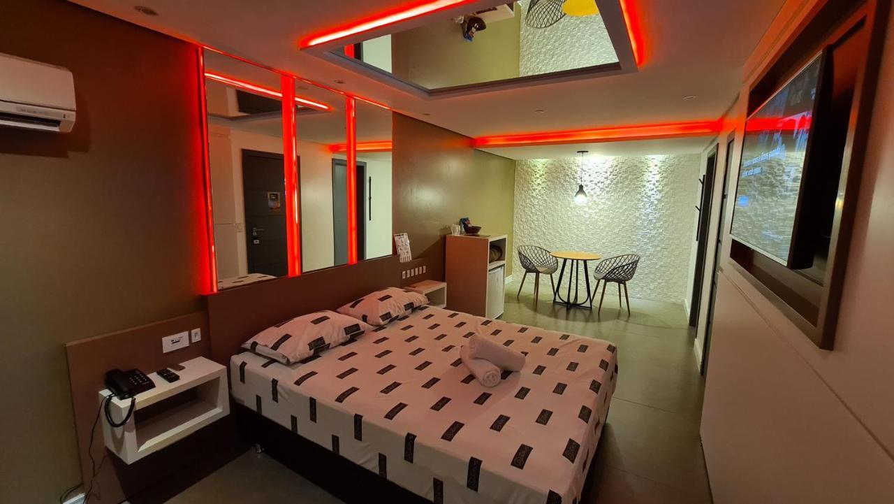 Hotel del amor Sense (adults Only) *