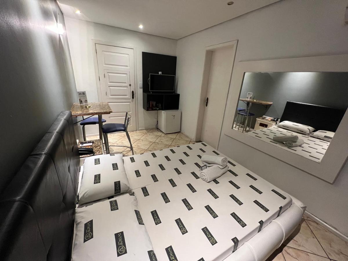 Hotel del amor Sense (adults Only)